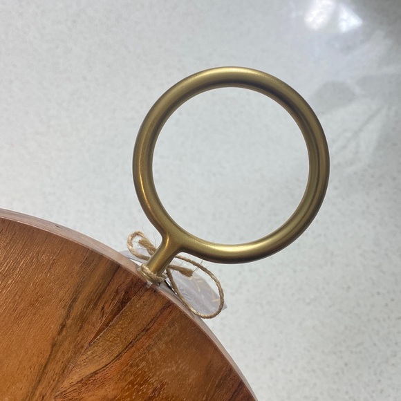 NEW Round Charcuterie Board “Cheers” engraved in Gold Metal with Cheese Knife - Picture 4 of 9